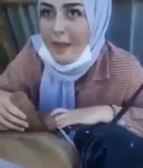 سكس محجبة تمص زب حبيبها في الشارع – سكس عربي – xnxx